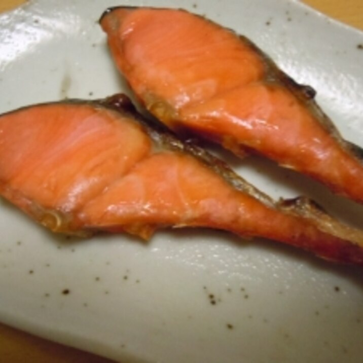 アルミホイルをくしゃくしゃに コンロで焼き魚 塩鮭 レシピ 作り方 By ハトよめ810 楽天レシピ アルミホイルをくしゃくしゃに コンロで焼き魚 塩鮭 レシピ 作り方 By ハトよめ810 楽天レシピ